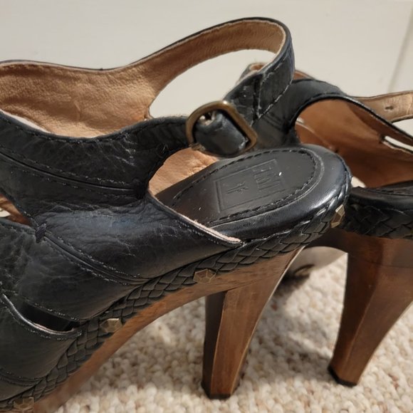 Frye Black Women's Dara Campus Stitch Sandals - Picture 5 of 6